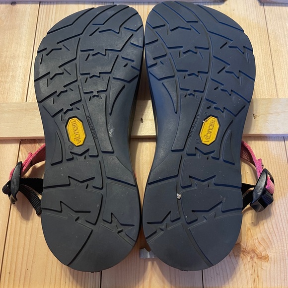 Women’s Vibram Chaco size 8 - Picture 2 of 5